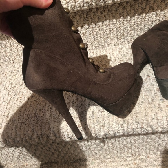 (2 for $20) Heeled booties size 6 - Picture 5 of 5
